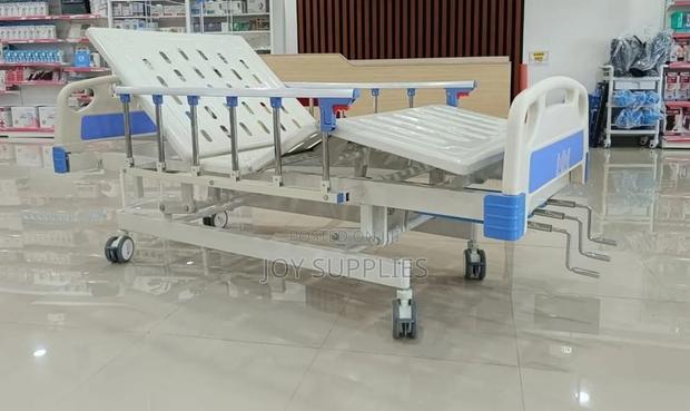 Three Crank Manual With Mattress - main view