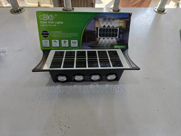 8 Lights Wall Solar Lamp