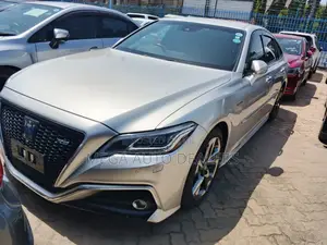 Toyota Crown 2018 Gray