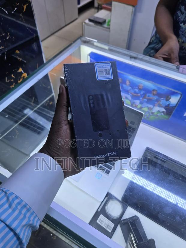 New Samsung Galaxy S23 FE 256 GB Black - thumbnail 2