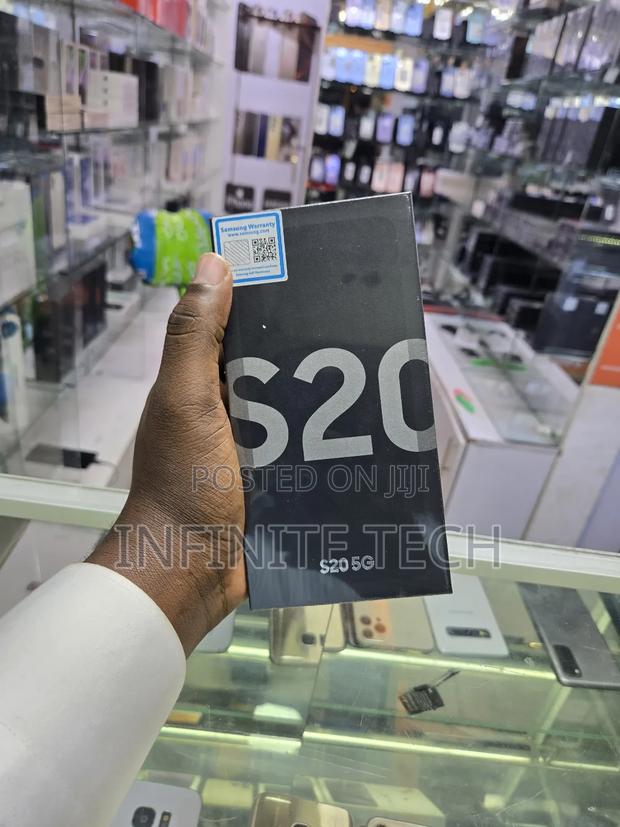 New Samsung Galaxy S20 128 GB Black