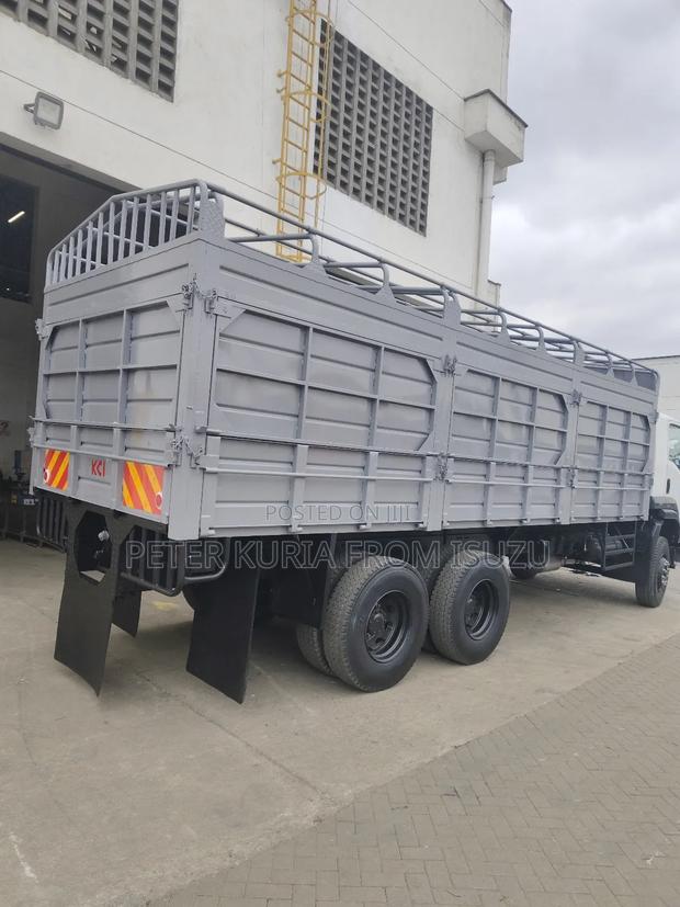 New Isuzu FVZ Blue Power - thumbnail 5