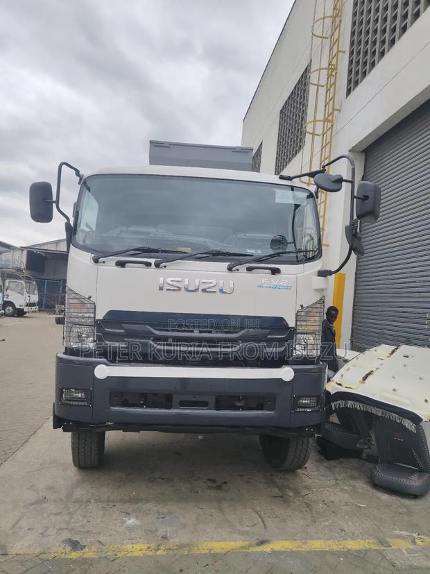 New Isuzu FVZ Blue Power - thumbnail 2