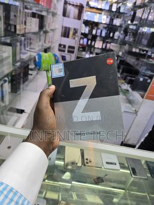 New Samsung Galaxy Fold 5G 512 GB Black - thumbnail 2