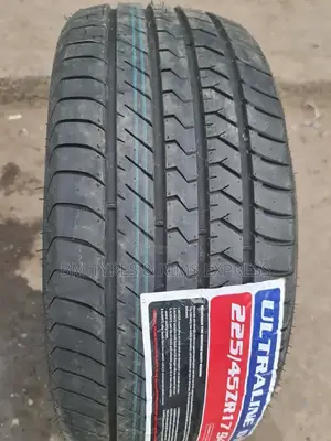 225 /45 R17 Vinmax Tyres.