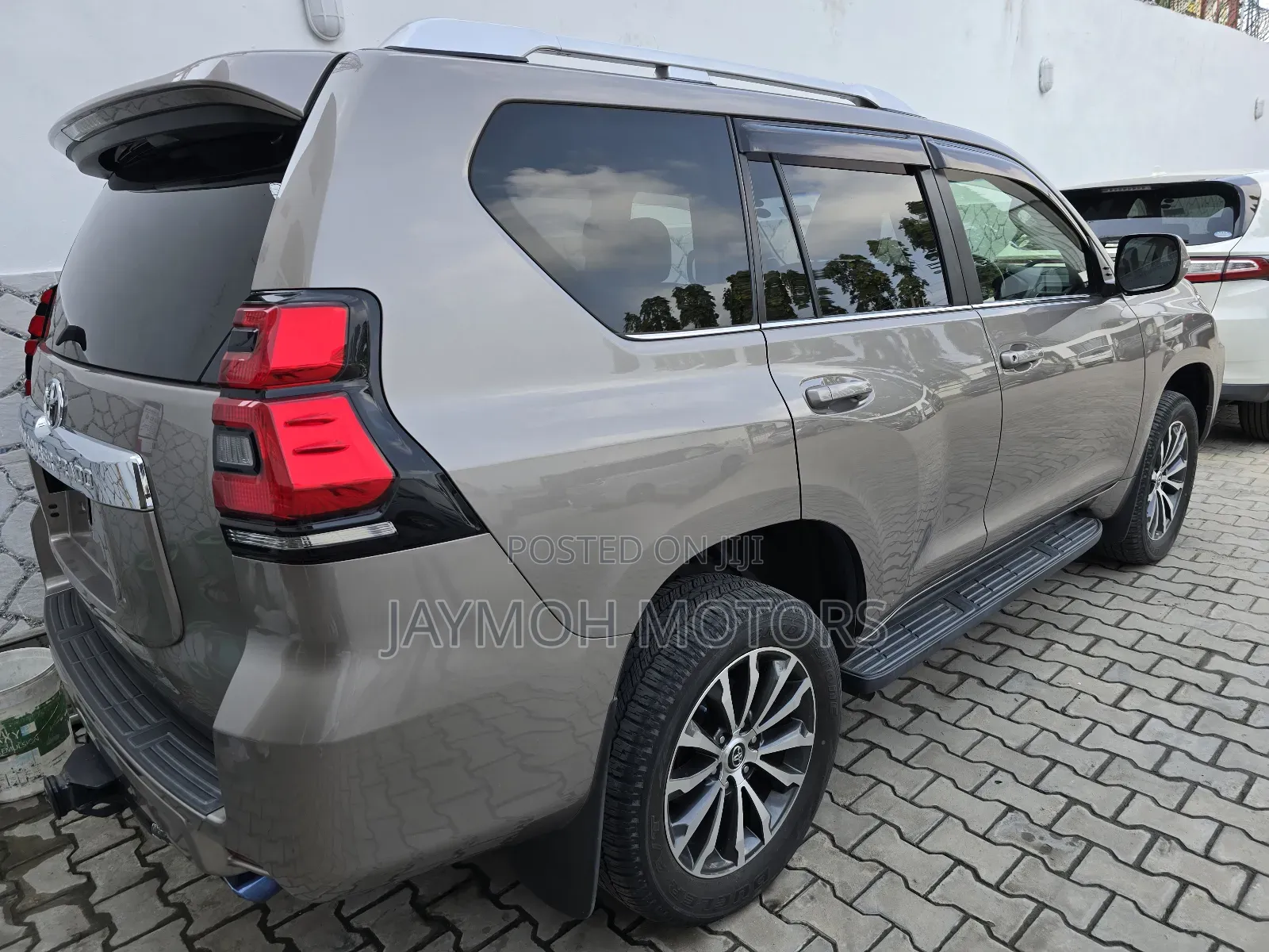 Toyota Land Cruiser Prado 2018 Brown