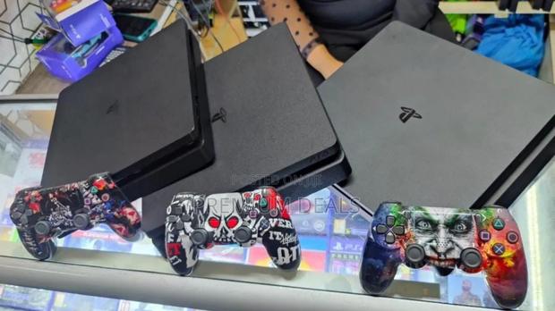 On Offer Ps4 Slim With Original Controllers.