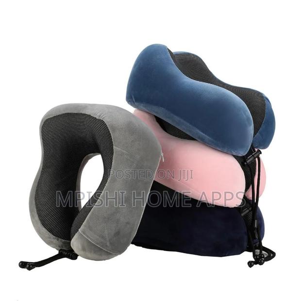U-Shaped Travel Pillow - main view