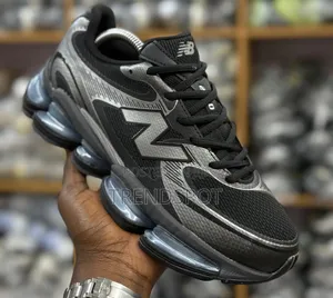 New Balance 2000 Black