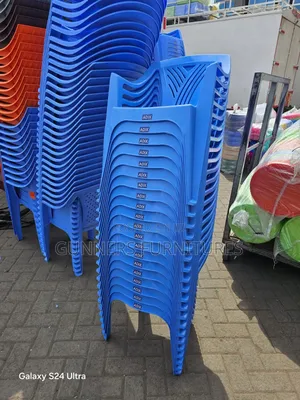 Plastic Chairs Plastic Chairs