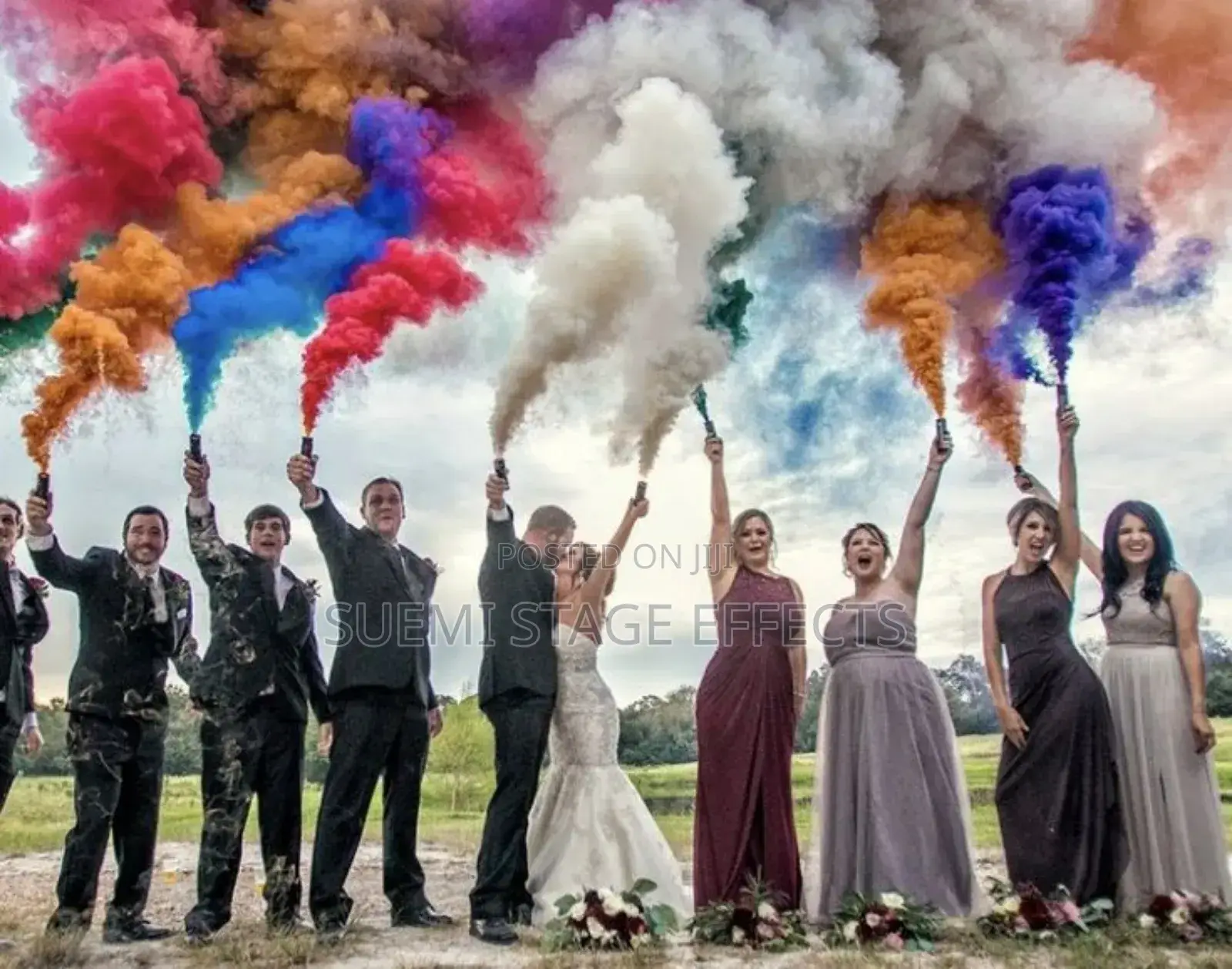 Romantic Smoke Bombs – Magical Wedding Photos