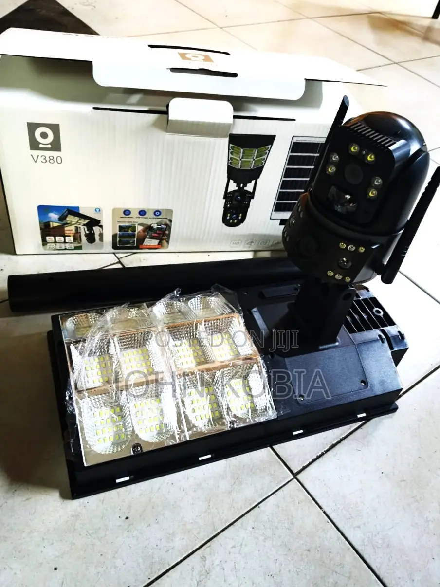 V380 Solar-Powered Led Floodlight Camera