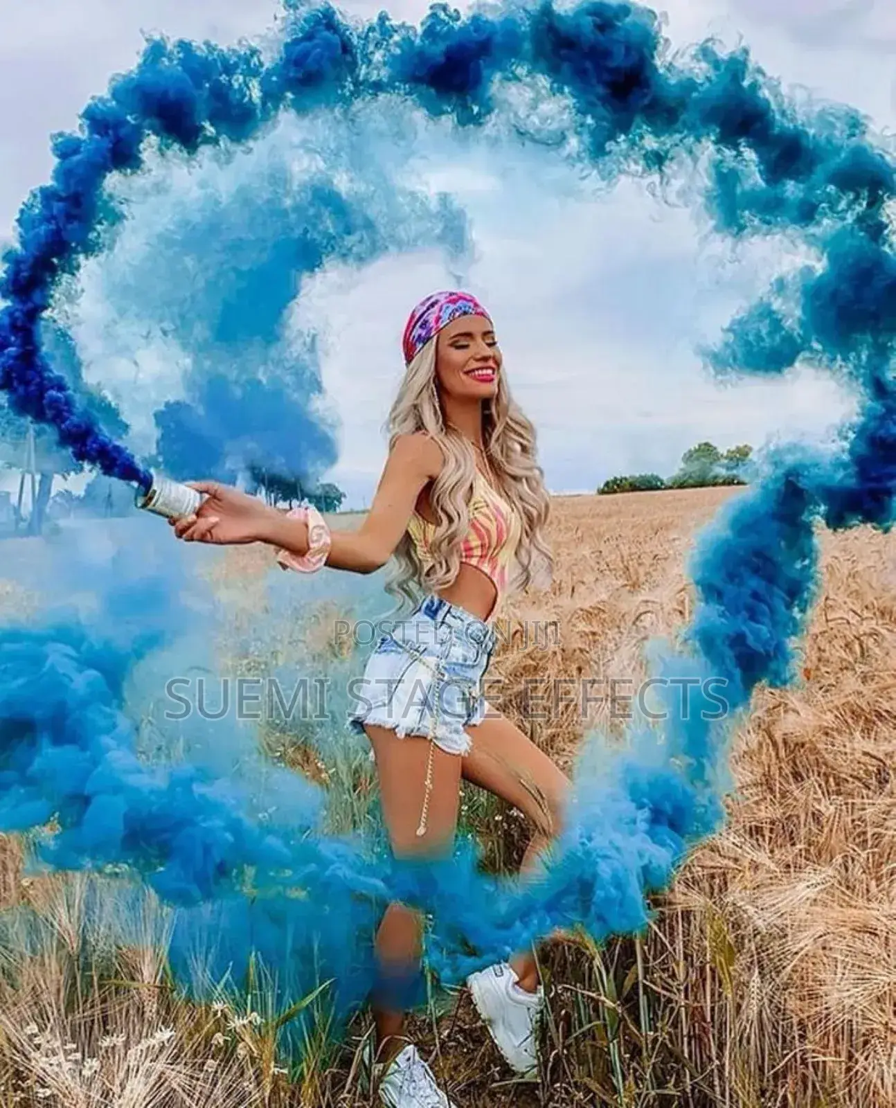 Creative Smoke Bombs – Stunning Photoshoot Effects 