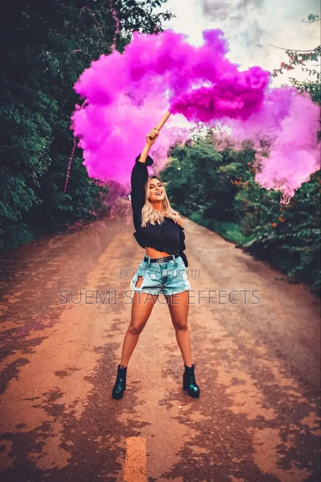 Creative Smoke Bombs – Stunning Photoshoot Effects 
