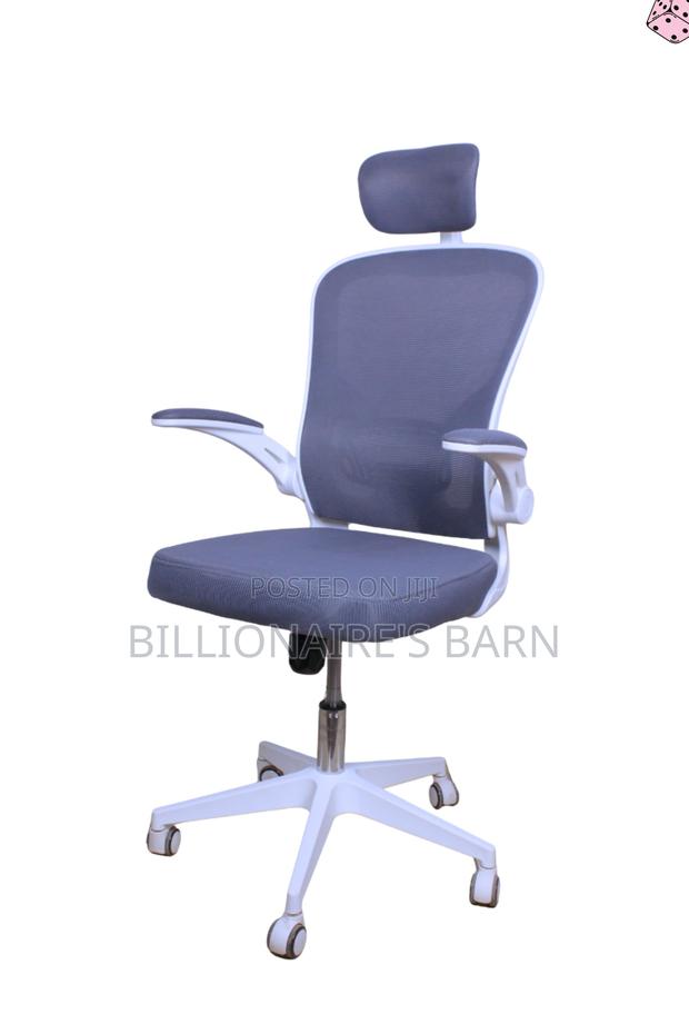 Office Chair: Ergonomic Mesh Comfortable Chair.