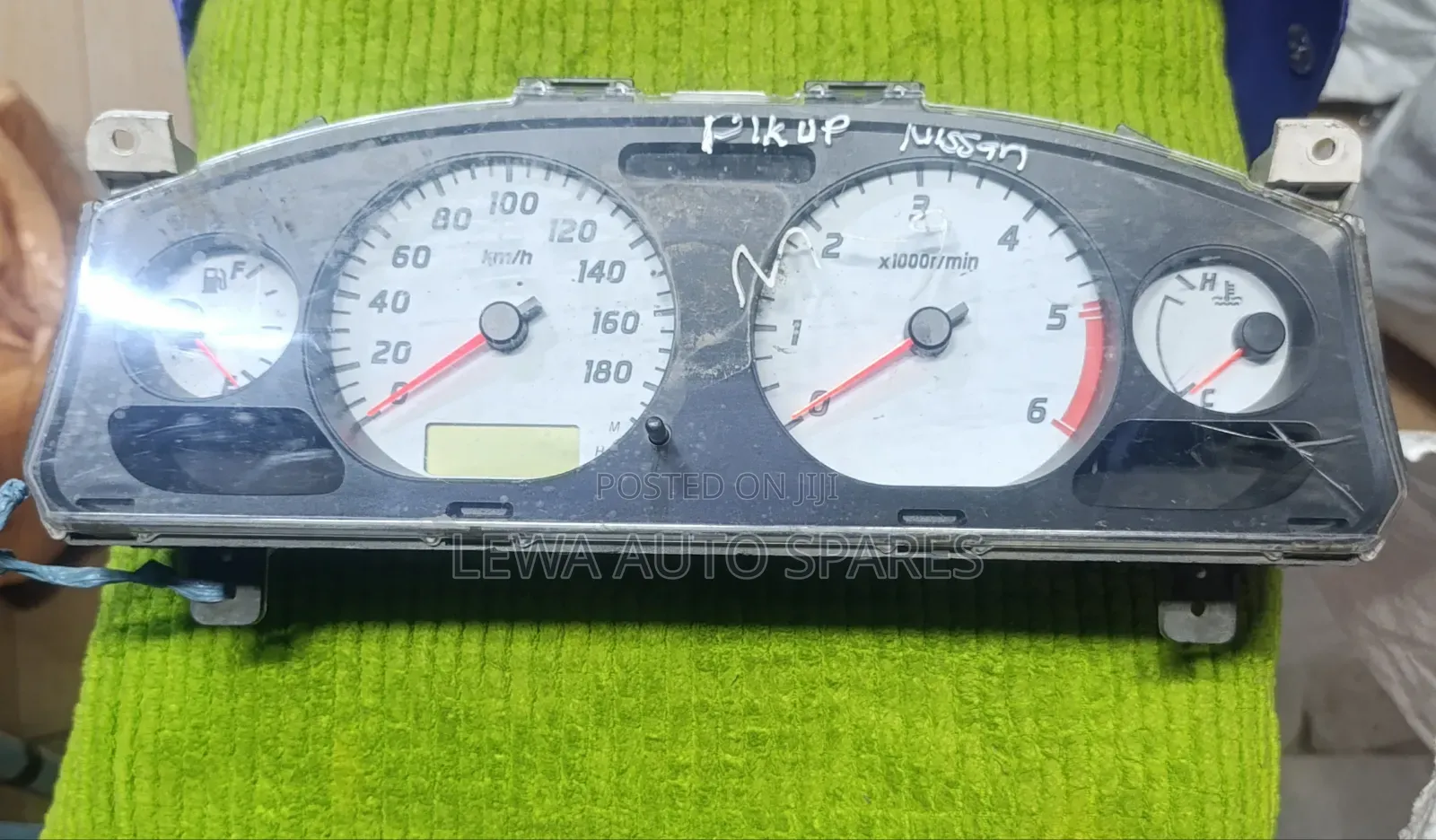 Clock For Nissan Pickup