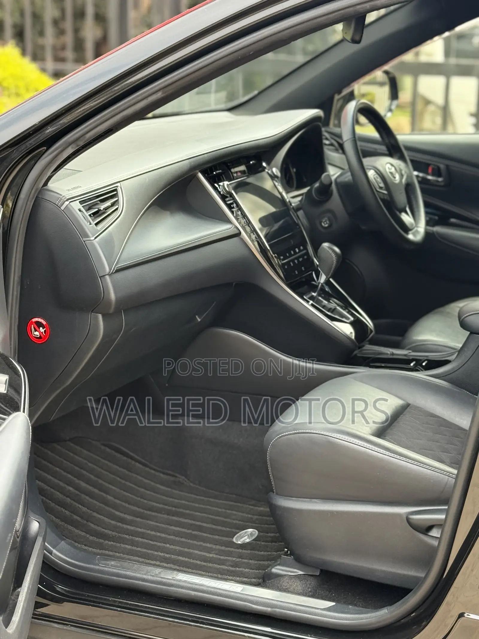 Toyota Harrier 2.0 4WD 2019 Black