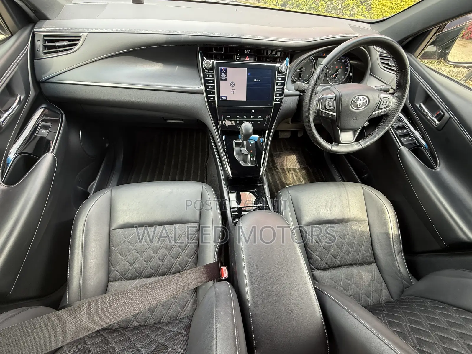 Toyota Harrier 2.0 4WD 2019 Black