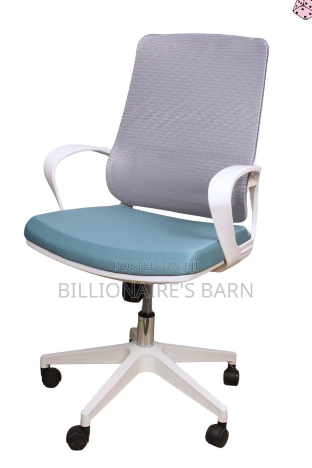 Office: Swivel Executive Mesh Office Seat - main view