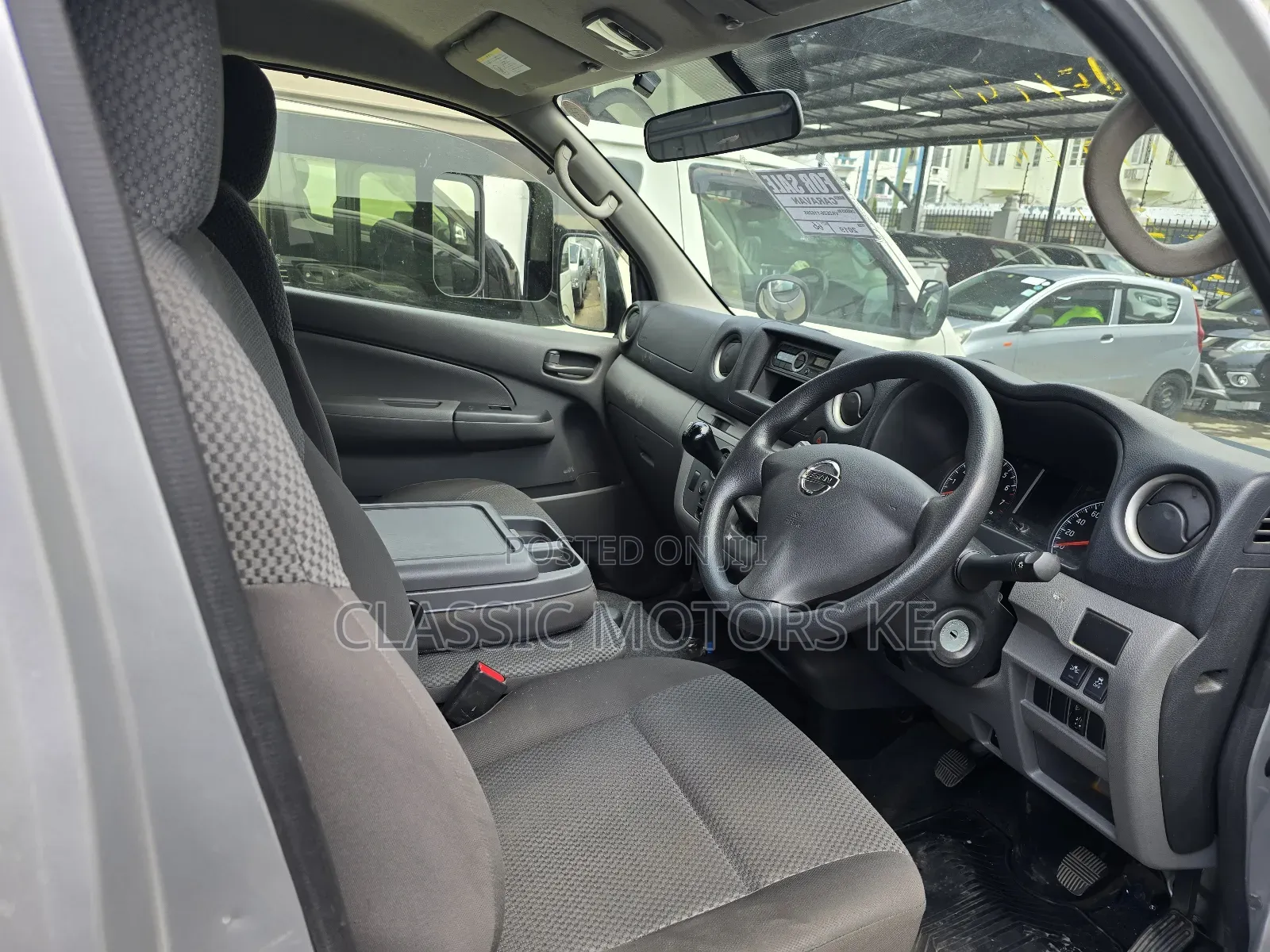 Nissan Caravan (Urvan) 2019 Silver