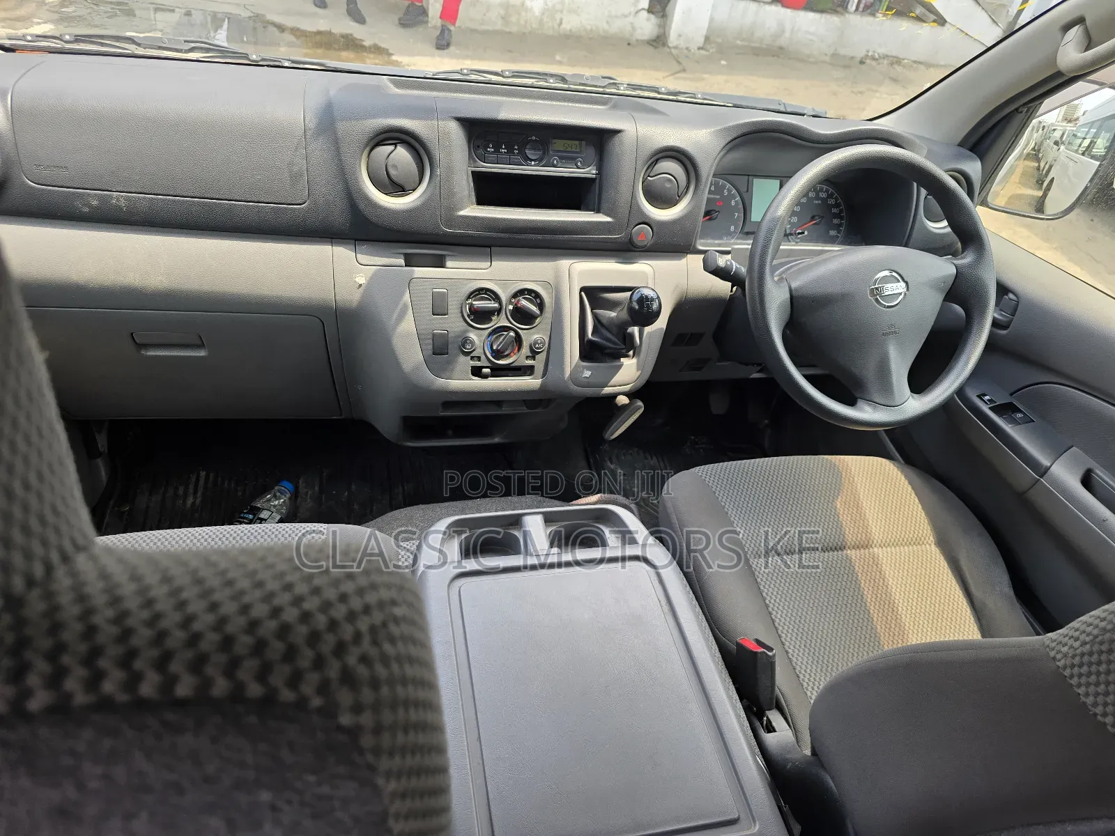 Nissan Caravan (Urvan) 2019 Silver