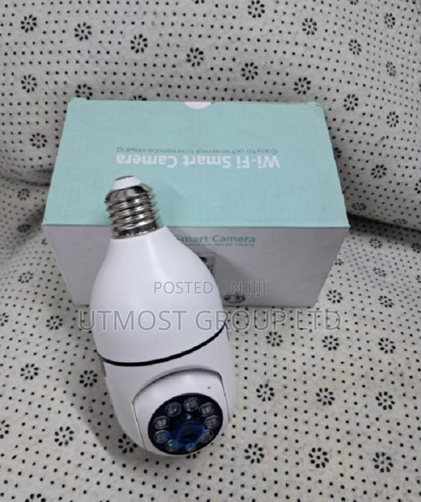 Good Quality Rotating PTZ Wireless CCTV Bulb Security Camera - main view