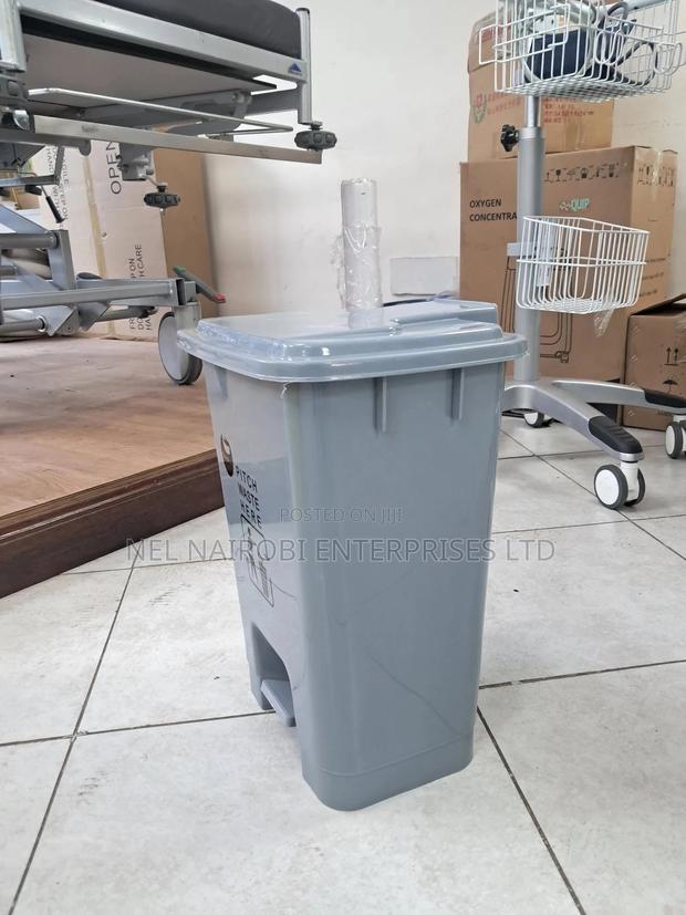 Pedal Waste Bins 20l - thumbnail 2