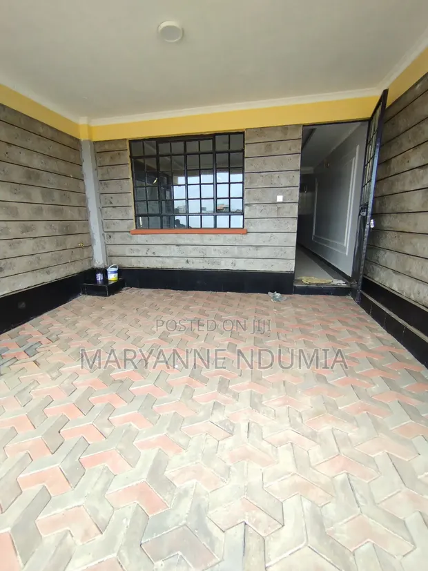 4bdrm Townhouse / Terrace in Kalimoni for rent