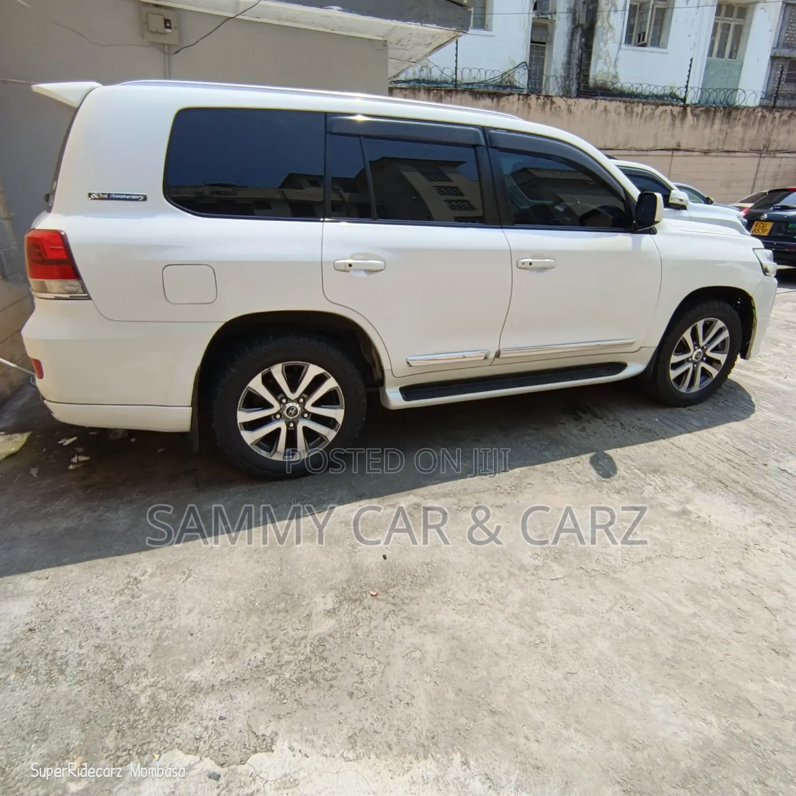 Toyota Land Cruiser 4.7 VX-R 2011 White