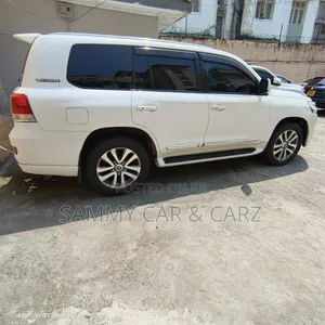 Toyota Land Cruiser 4.7 VX-R 2011 White