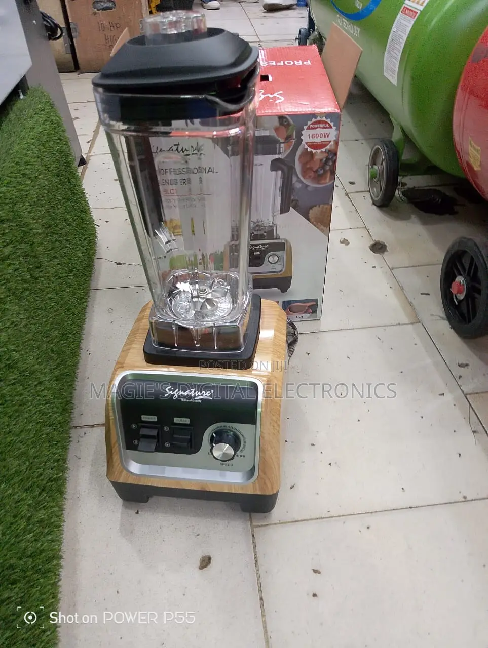 Highly Available 1600w Signature Blender