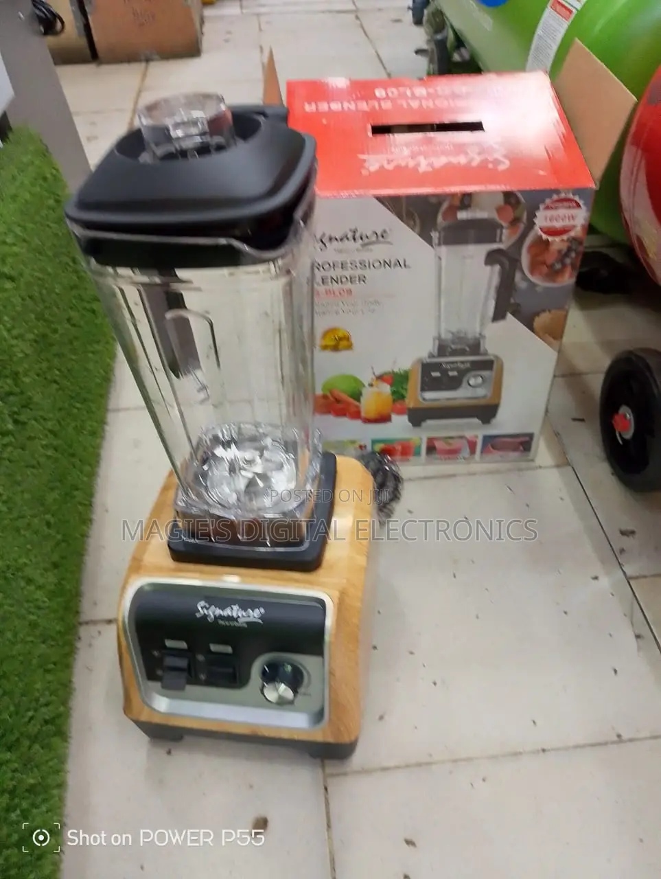 Most Appropriate 1600w Signature Blender