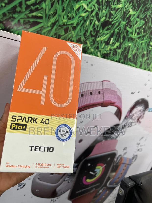 New Tecno Spark 40 Pro+ 256 GB White - main view