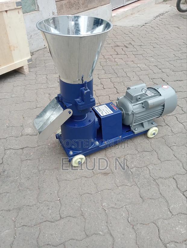 Animal Pelletier Machine