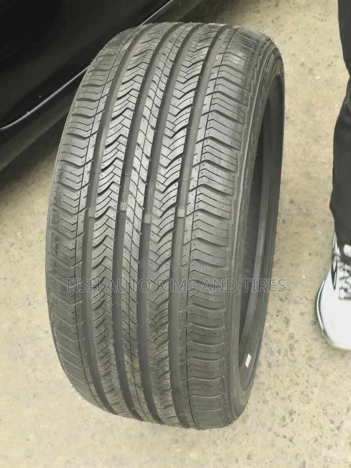 245/40zr18 Maxxis