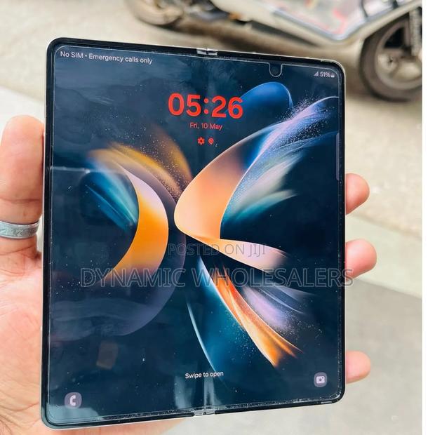 Samsung Galaxy Z Fold4 512 GB - main view
