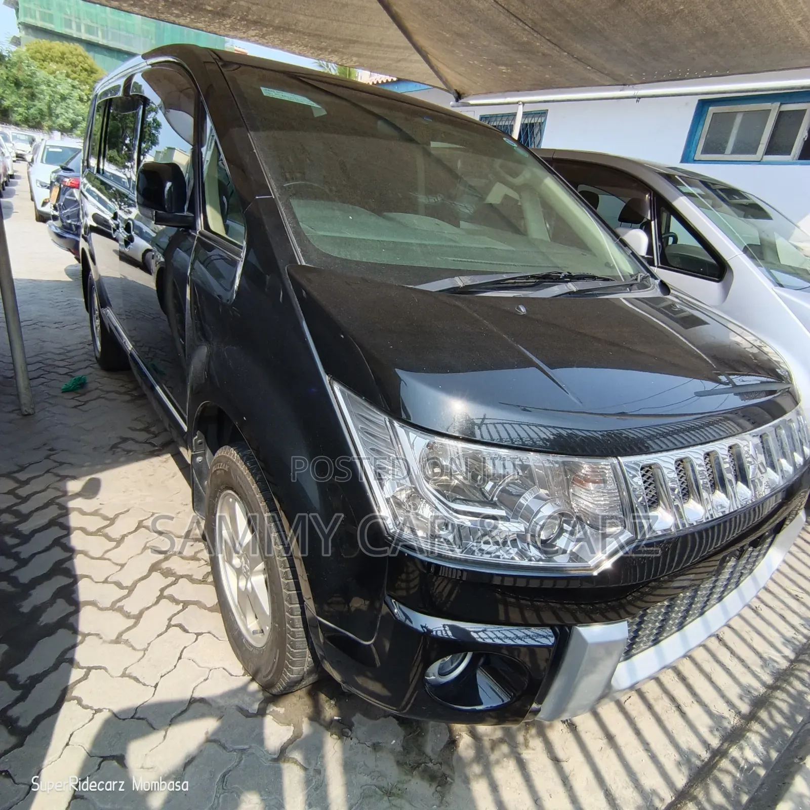 Mitsubishi Delica 2018 Black