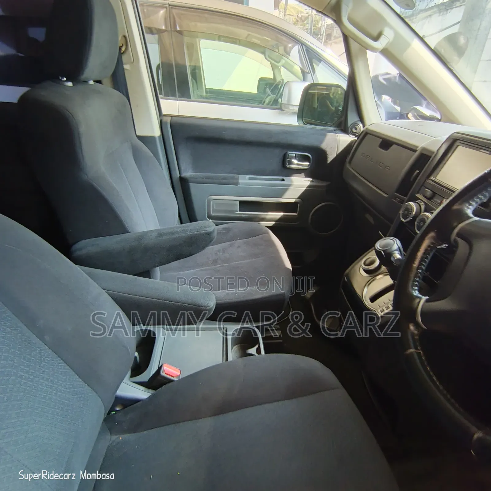 Mitsubishi Delica 2018 Black