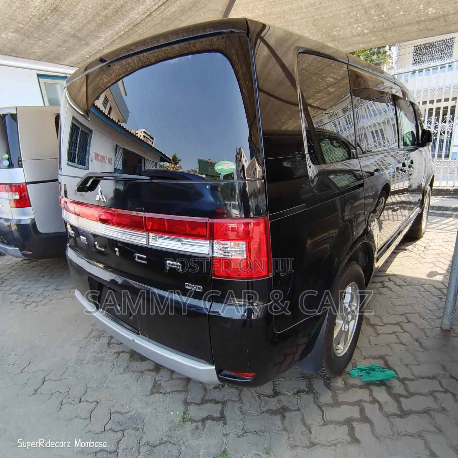 Mitsubishi Delica 2018 Black
