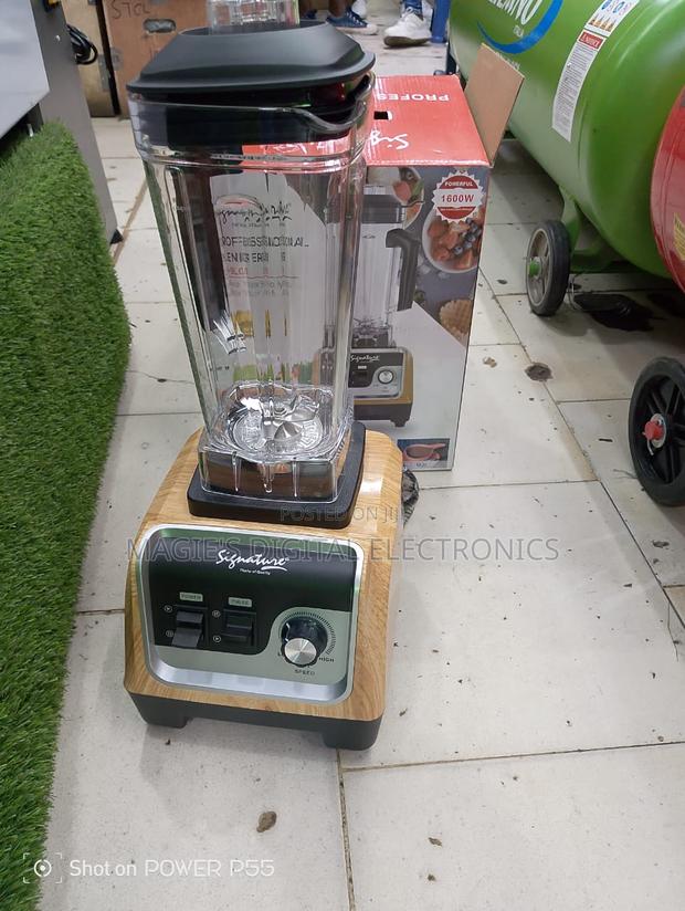 Commercial Standard 1600w Signature Blender