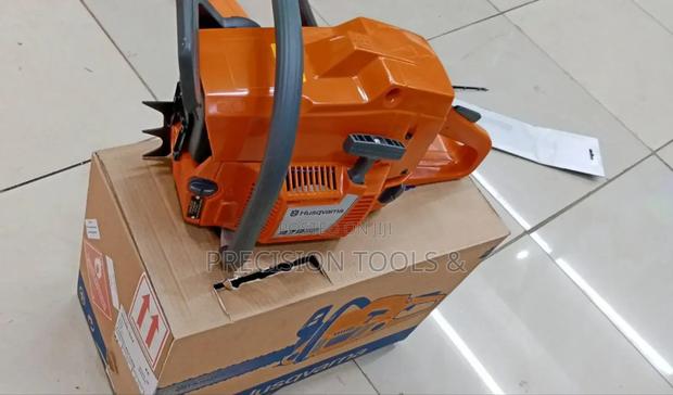 Husqvarna Chainsaw 272