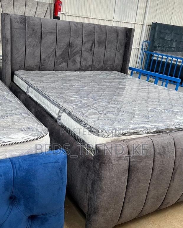 Luxurious 6 by 6 Ft Lined Bed - main view