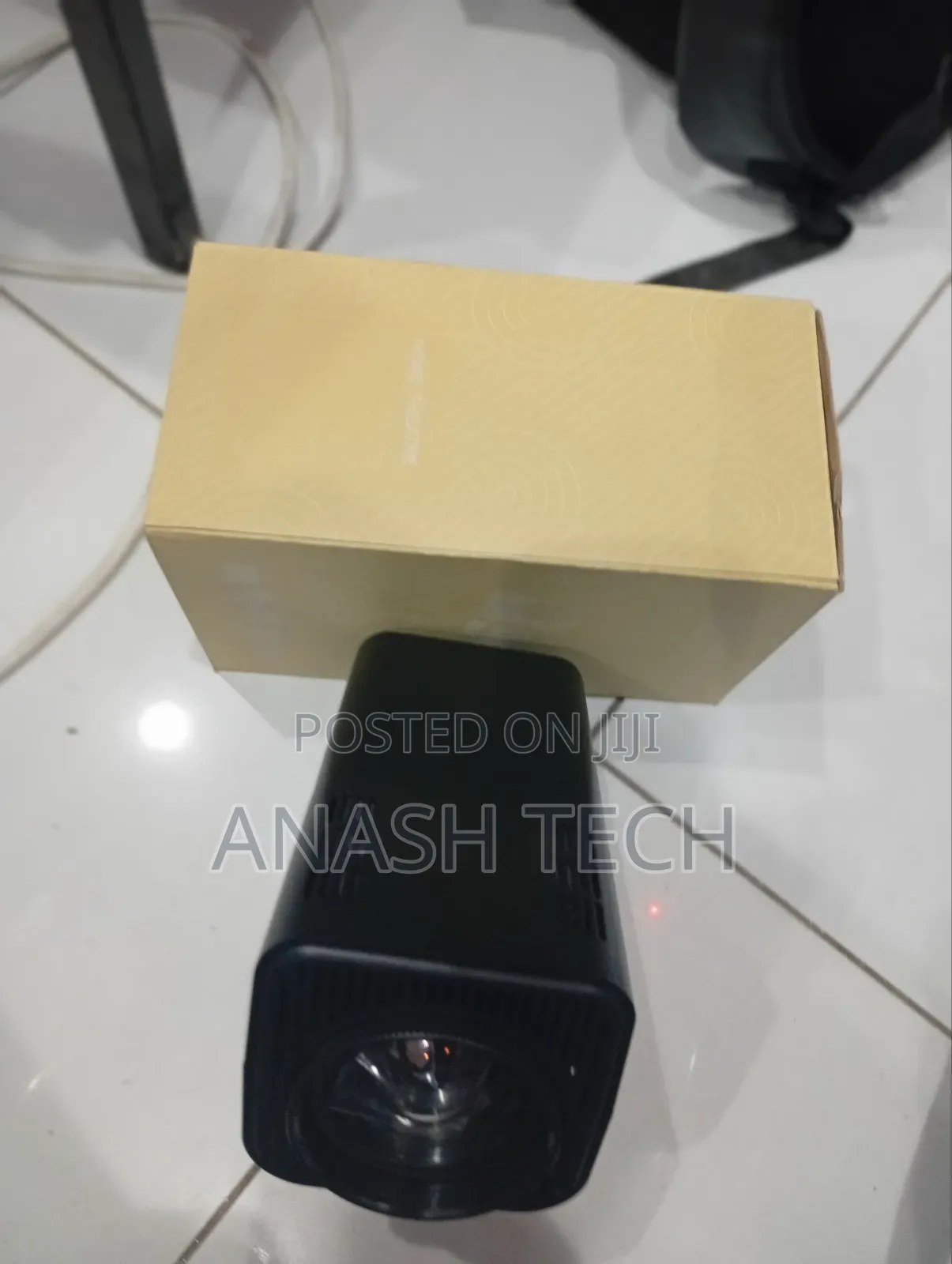 Android-13 Hy320 Mini" Projector