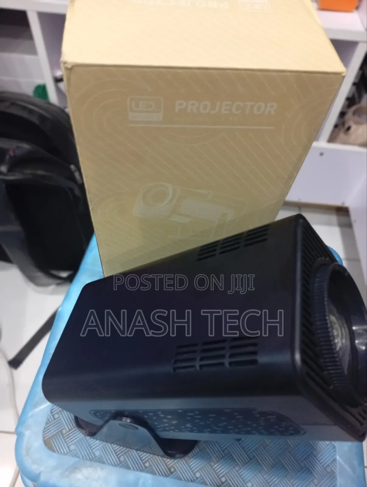Projector Hy320 1gb 8gb