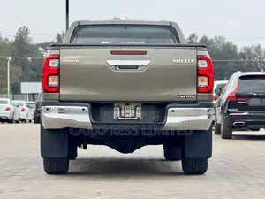 Toyota Hilux 2020 Beige