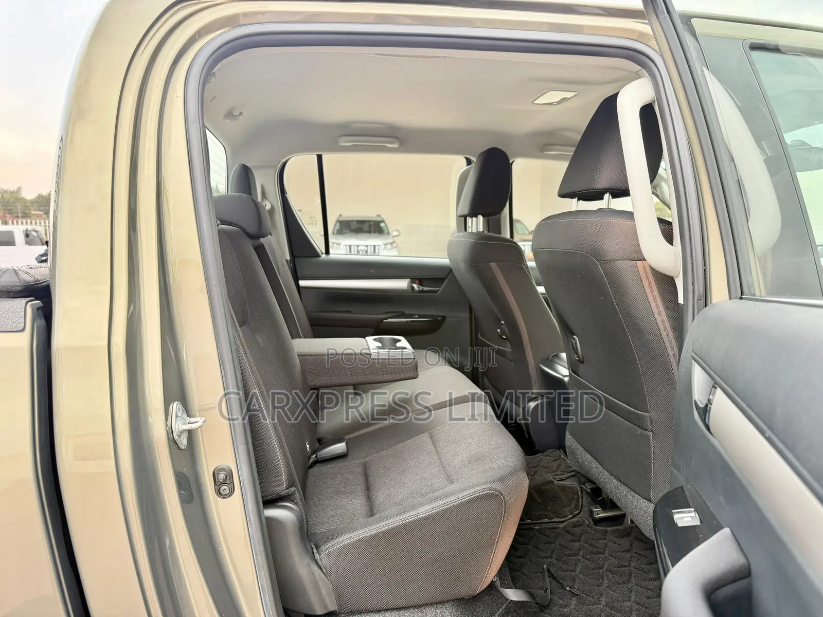 Toyota Hilux 2020 Beige
