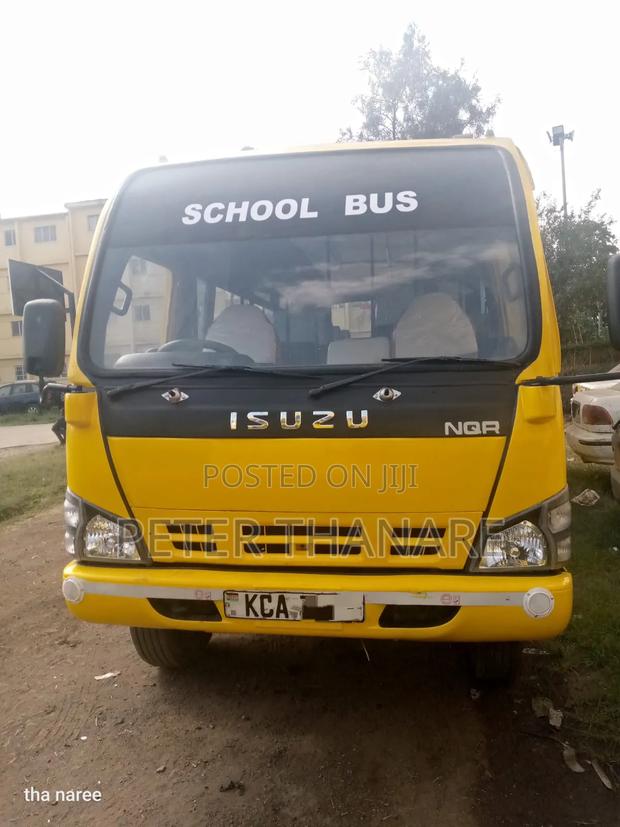 Isuzu Std 4240 2015 White - main view