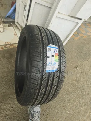 245/40r18 Maxxis