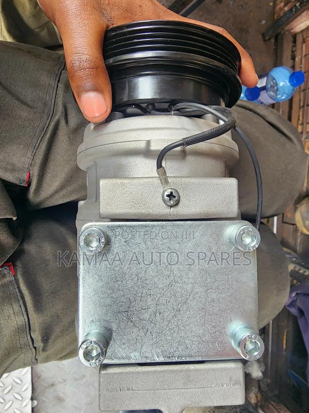 1hdt Landcruiser a/C Compressor - thumbnail 2