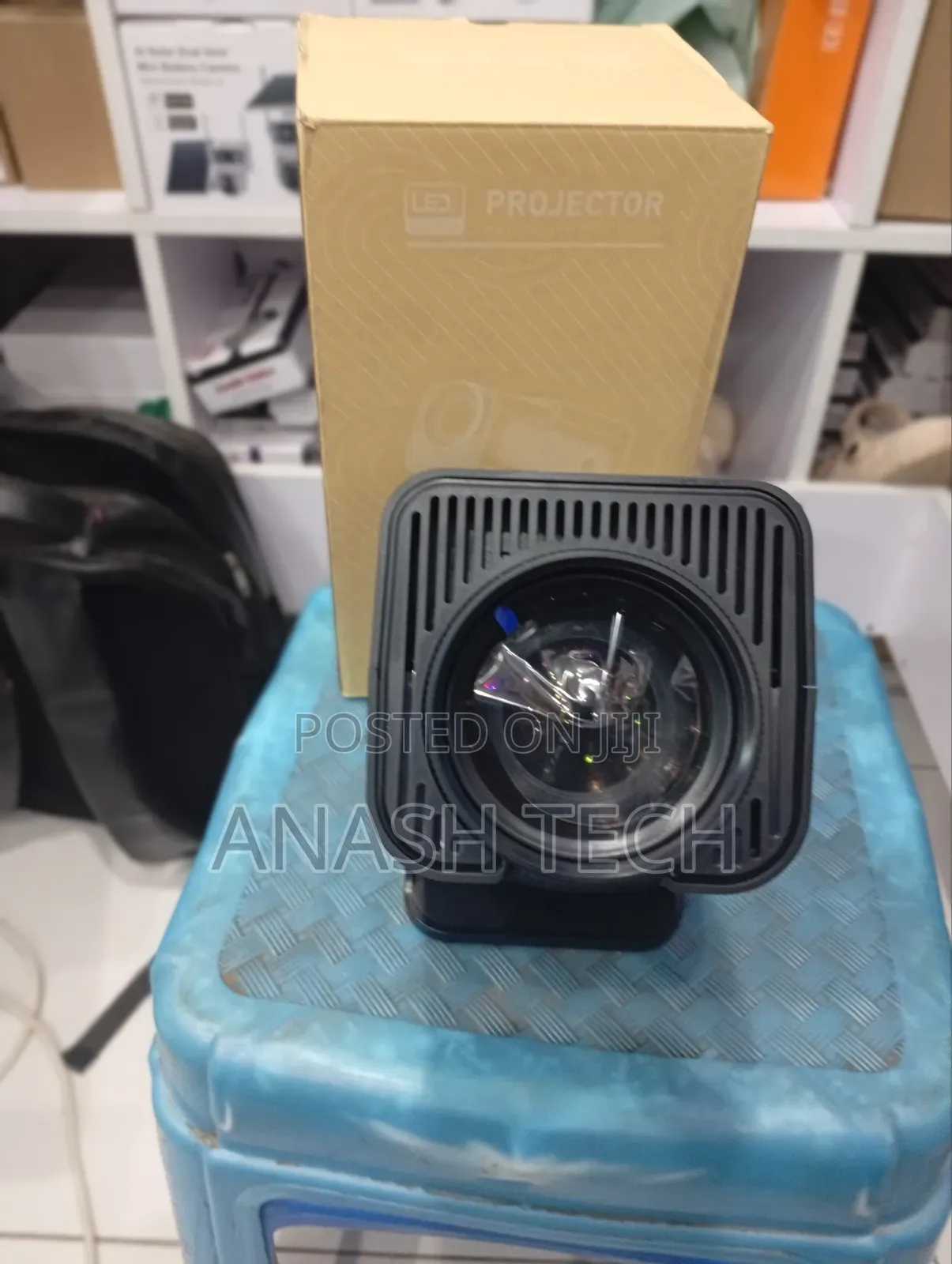 Portable LCD Hy320 Android 13 Mini Projector